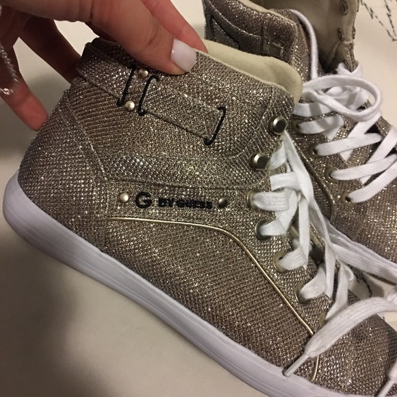 guess tennis shoes womens